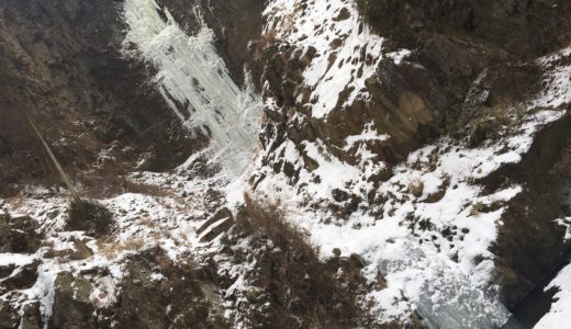 【古閑の滝】滝が凍る⁈自然の芸術氷瀑が見れる！アクセスと滝の様子を紹介